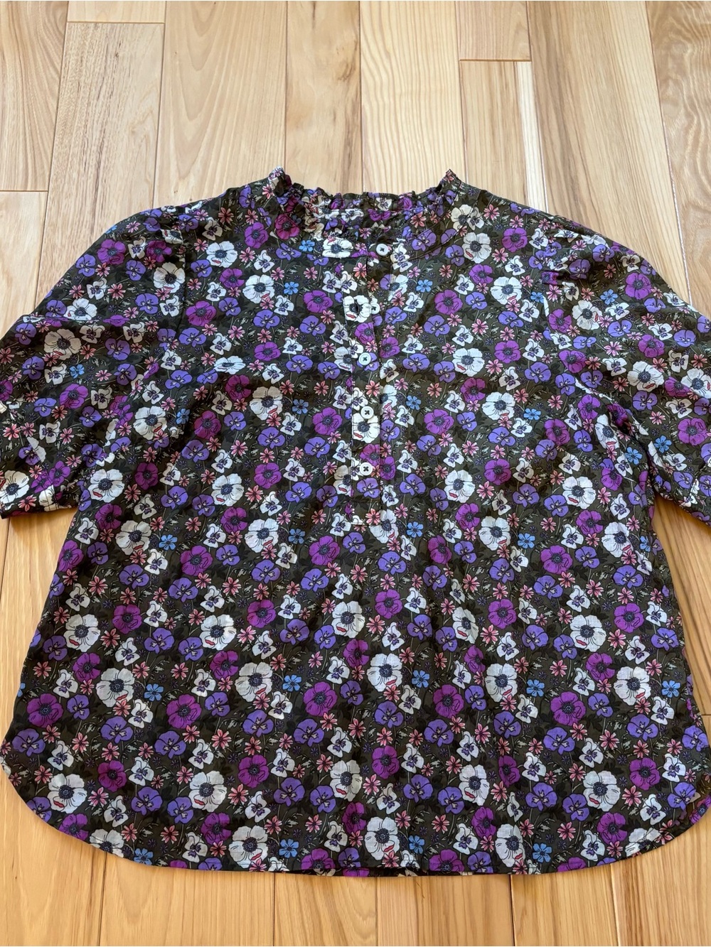 Talbots Ruffle Neck Poppy Ditsy Purple Olive Floral Print Cotton Top